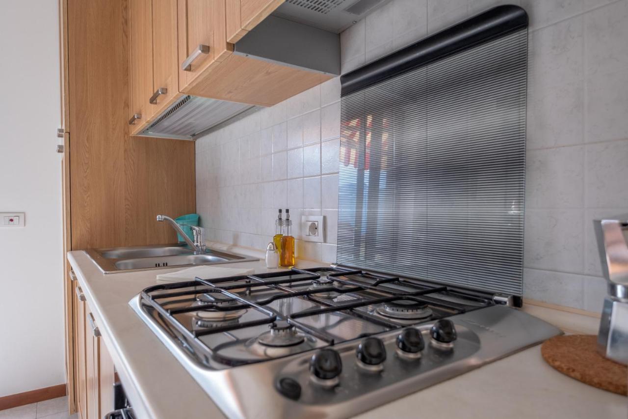 Happy Guest Apartments - Lake View And Pool Riva di Solto Εξωτερικό φωτογραφία