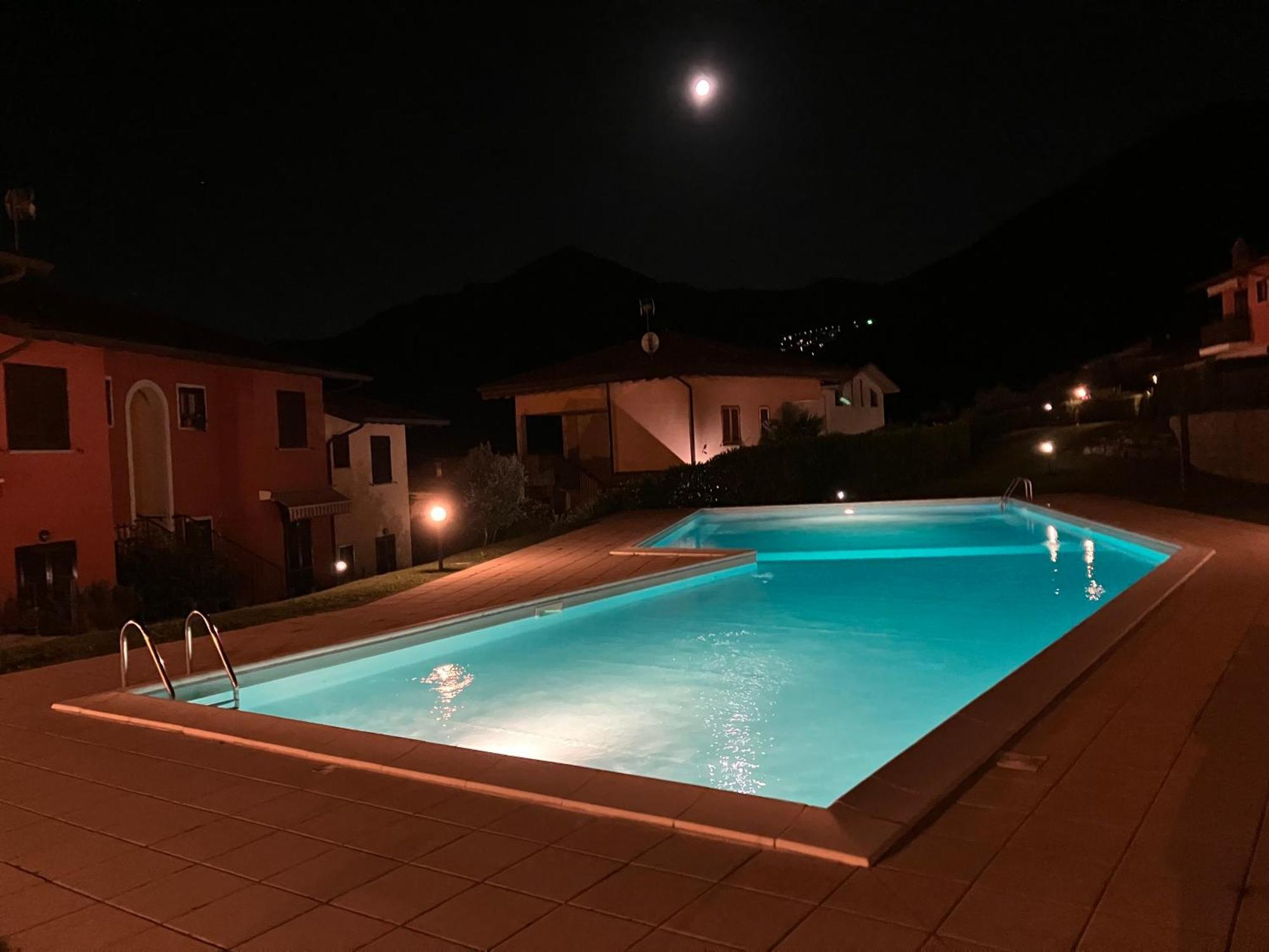 Happy Guest Apartments - Lake View And Pool Riva di Solto Εξωτερικό φωτογραφία